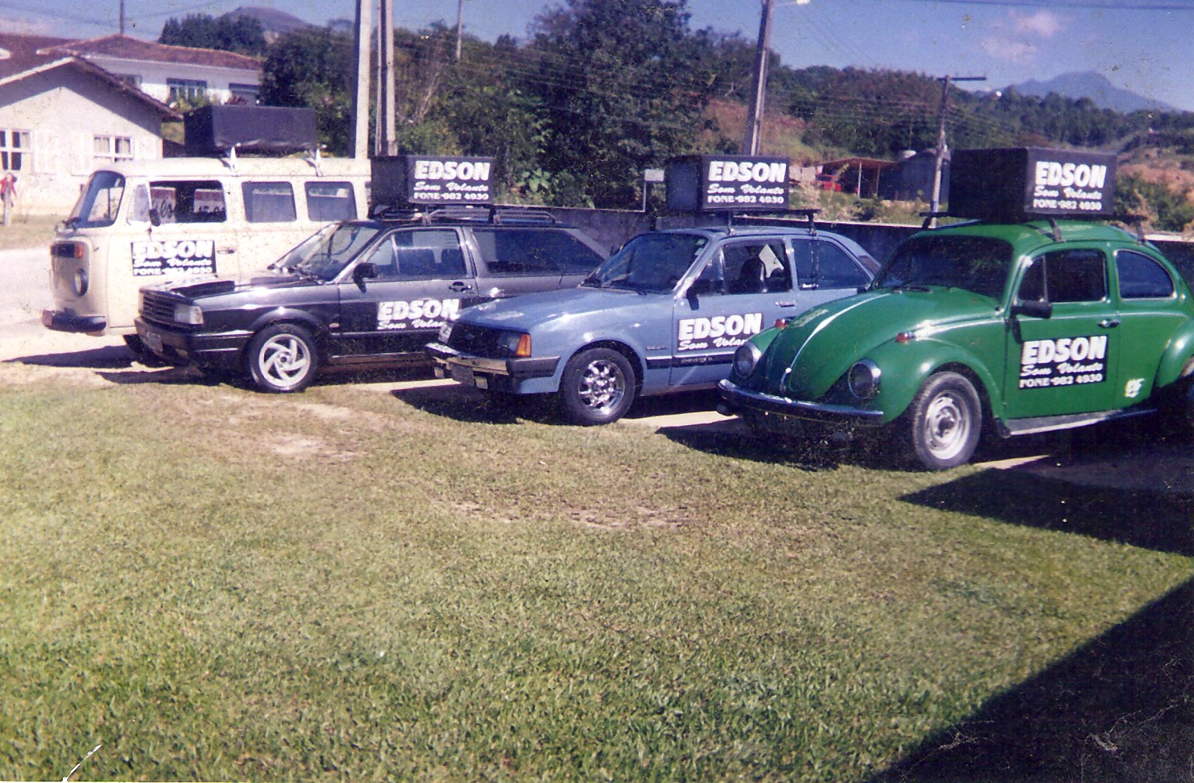 Primeira frota da Edson Som Volante na década de 1990